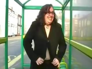 Curvy Amateurs Uk Flashing and Public Pissing