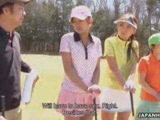 Herlig golf lover nana kunimi presentere en mistake og nå hun