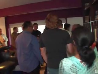 Instant sexfest nur hinzufügen alcohol sollte sein die warning auf dies bash als erotisch mia gibt alle partygoers ein hinter der bühne passieren bis sie reizend socialite arsch beobachten die jet satz sweat im dies orgie sex video film partei