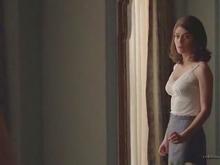 Lizzy caplan hanna salle isabelle fuhrman maîtrise sexe film s03e01-05 2015