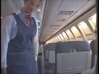 Chuyến bay attendant lên váy 2