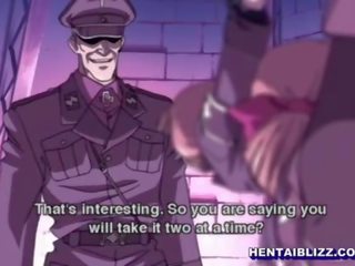 Acorrentada hentai meninas humilhado e gangbanged por soldiers